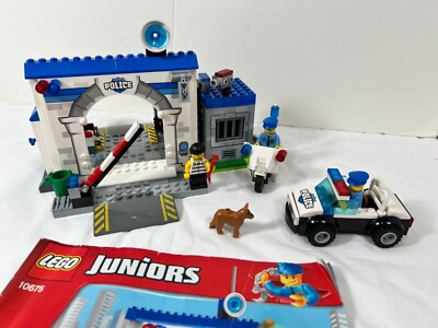 LEGO Juniors City set# 10675 Police Station: The Big Escape