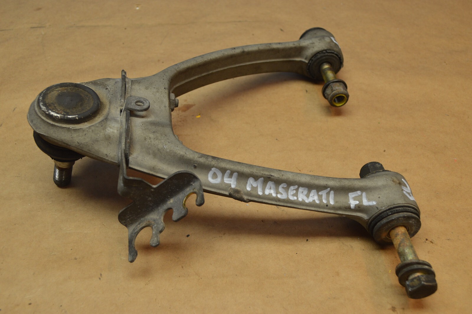 2004 M138 MASERATI GT COUPE  FRONT LEFT DRIVER SIDE UPPER CONTROL ARM ASSEMBLY