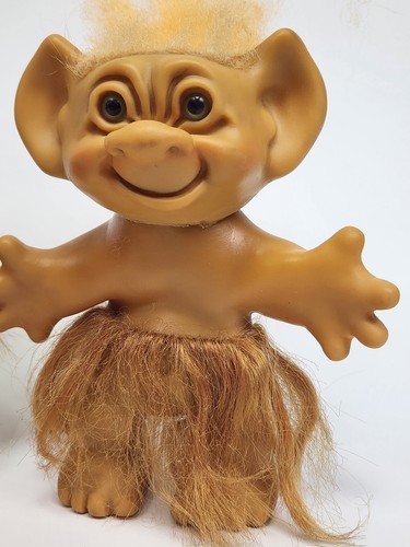 Uneeda Wishnik Troll Doll Good Luck Hula Dancer Troll 6" 1960's Grass Skirt - Picture 3 of 11