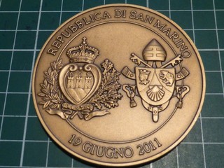 SAN MARIN MEDAILLE BENOIT XVI 2011 QUALITE FDC CERTIFICAT ! 148 66gr !