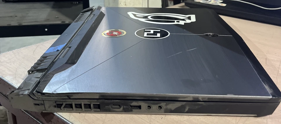 ALIENWARE 17 R4 I7 7TH 8GB RAM SIN HD Foto 3 de 4