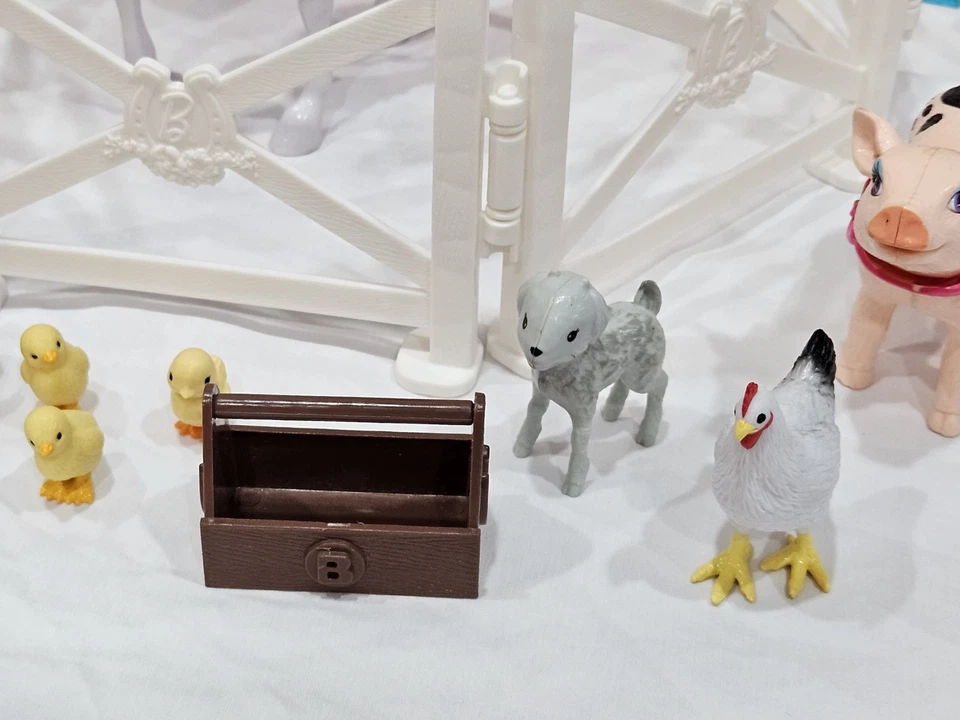 Barbie Dulce Huerto Granero Juego con Muñecas, Caballos y Animales Foto 3 de 4