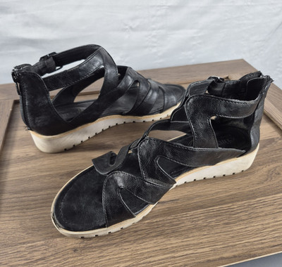 Eurosoft Ciera Women's Black Vegan Leather Strappy Gladiator Sandals Size 8M