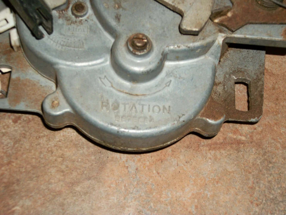 Cadillac Eldorado 1974-78 maletero eléctrico montaje de motor desmontable Foto 2 de 4