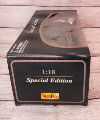 Maisto Jaguar S-Type (1999) Blue 1:18 Scale Diecast Car Special