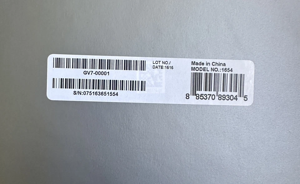 Microsoft Surface 3 Type Cover Keyboard (Model 1654) - Black (GV7-00001) - Image 4 of 4