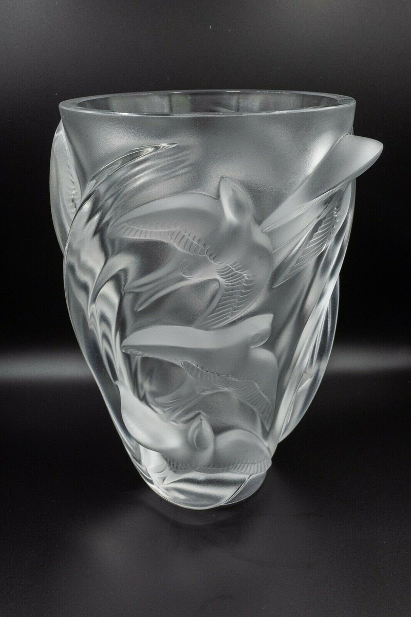 LALIQUE Martinets Art Glass Frosted Crystal Sparrow Vase
