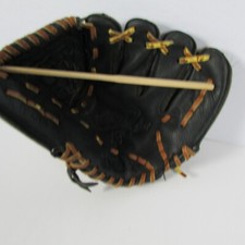 Wilson Youth A2475 Youth Baseball Mitt Glove 11  Right Hand Thrower RHT