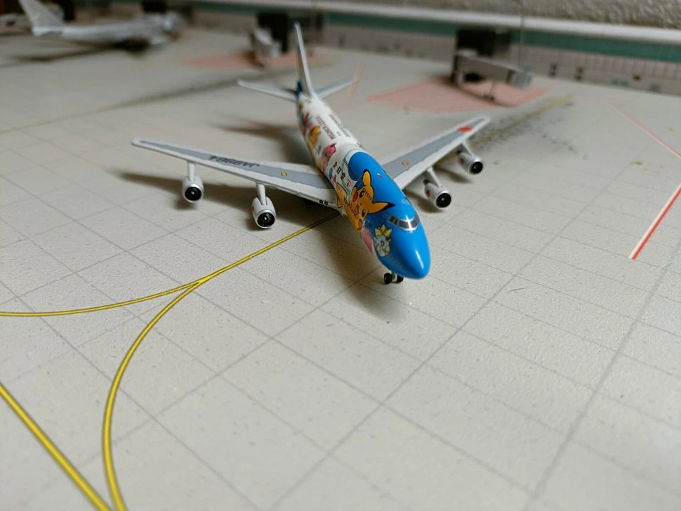 Big Bird Boeing 747-400 ANA Pocket Monsters - Rare - 1:500 - Immagine 3 di 4