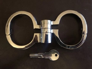 Quality Hamburg-8 Style German Restraint Handcuffs Collectible Folding Cuffs