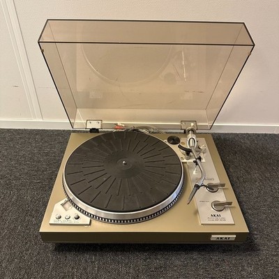 AKAI Auto Return Model AP-306 Quartz Lock Direct Drive Vintage Turntable LP