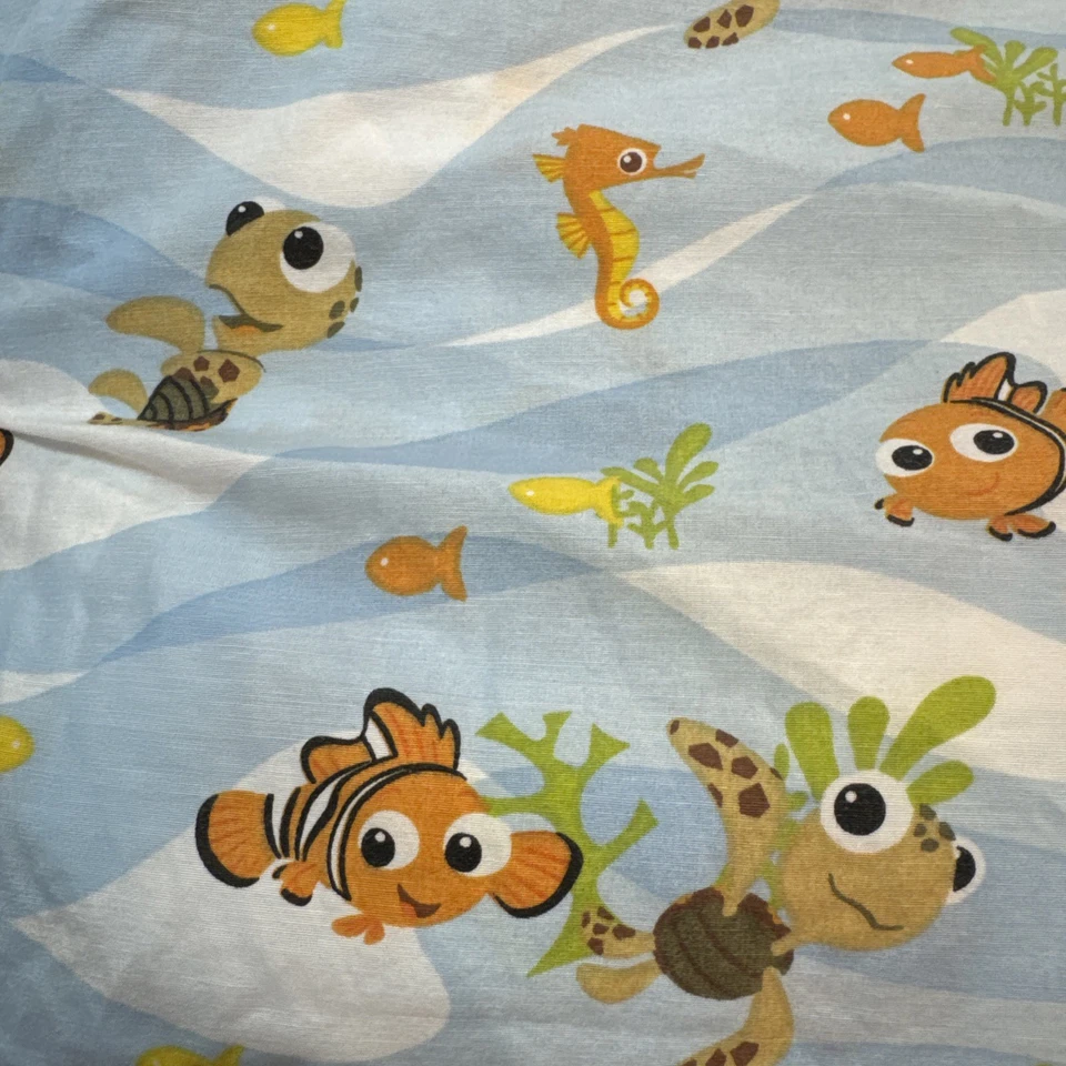 Finding Nemo: A Day at the Sea Cuna Sábana Corrillera Disney Baby Foto 2 de 4