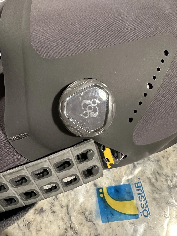 Rodillera OSSUR Unloader One Lite - Medial derecho - Talla XL - #UOL13040 NUEVA EN CAJA Foto 3 de 4