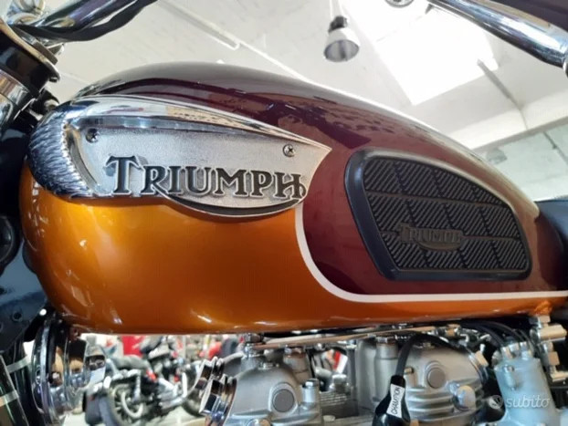 Triumph Bonneville T120 650 del 1972 foto 4