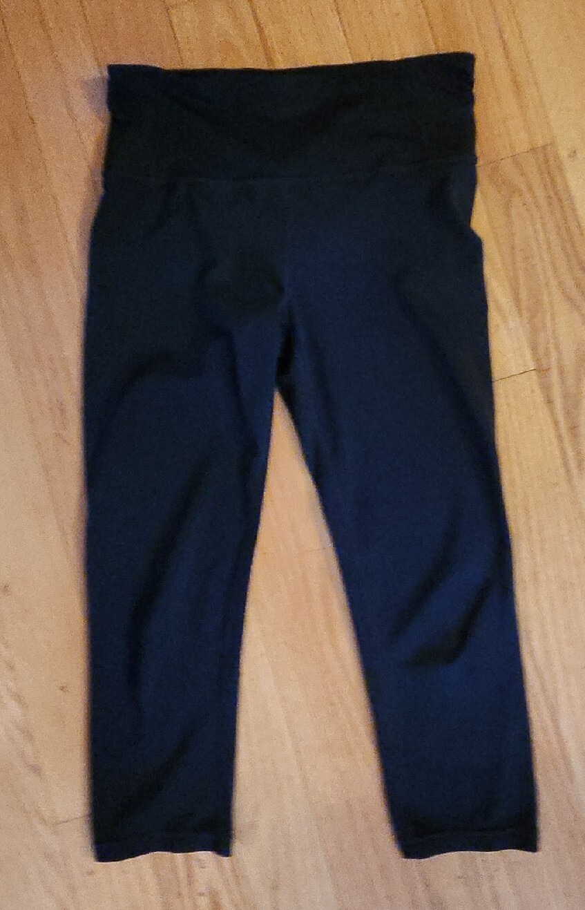 Women's Size Small GapFit Eclipse Black Cropped L… - image 1