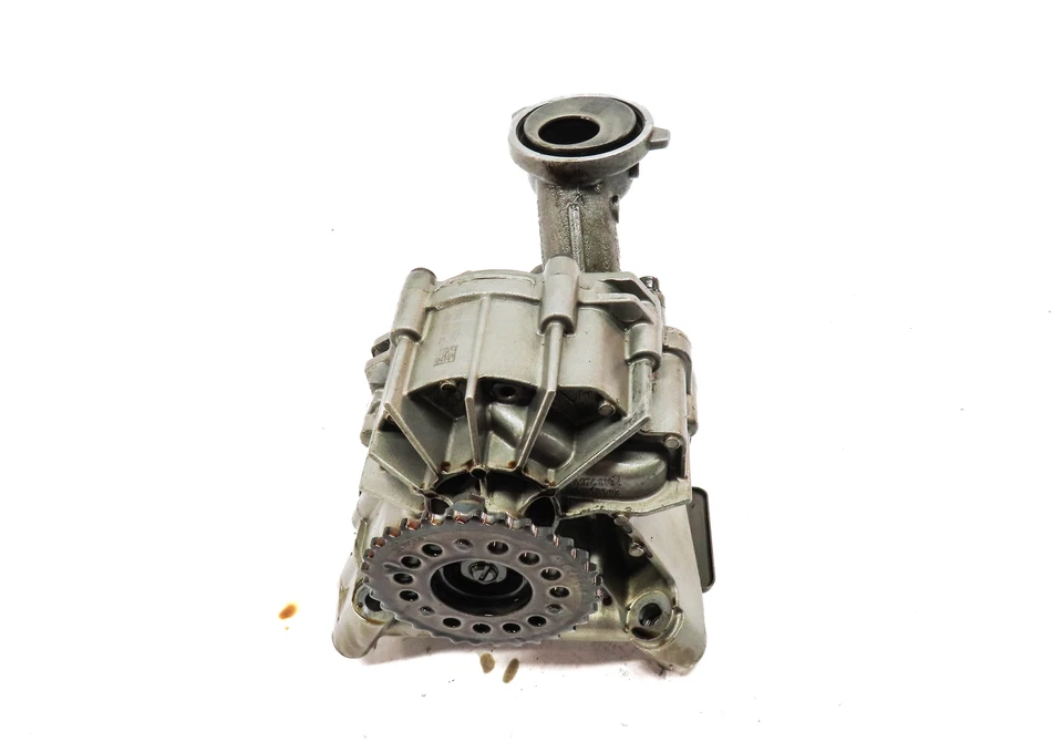 2013 BMW 750LI (F01) 4.4L (N63T) ENGINE OIL PUMP w/ PICKUP TUBE - Image 2 of 4