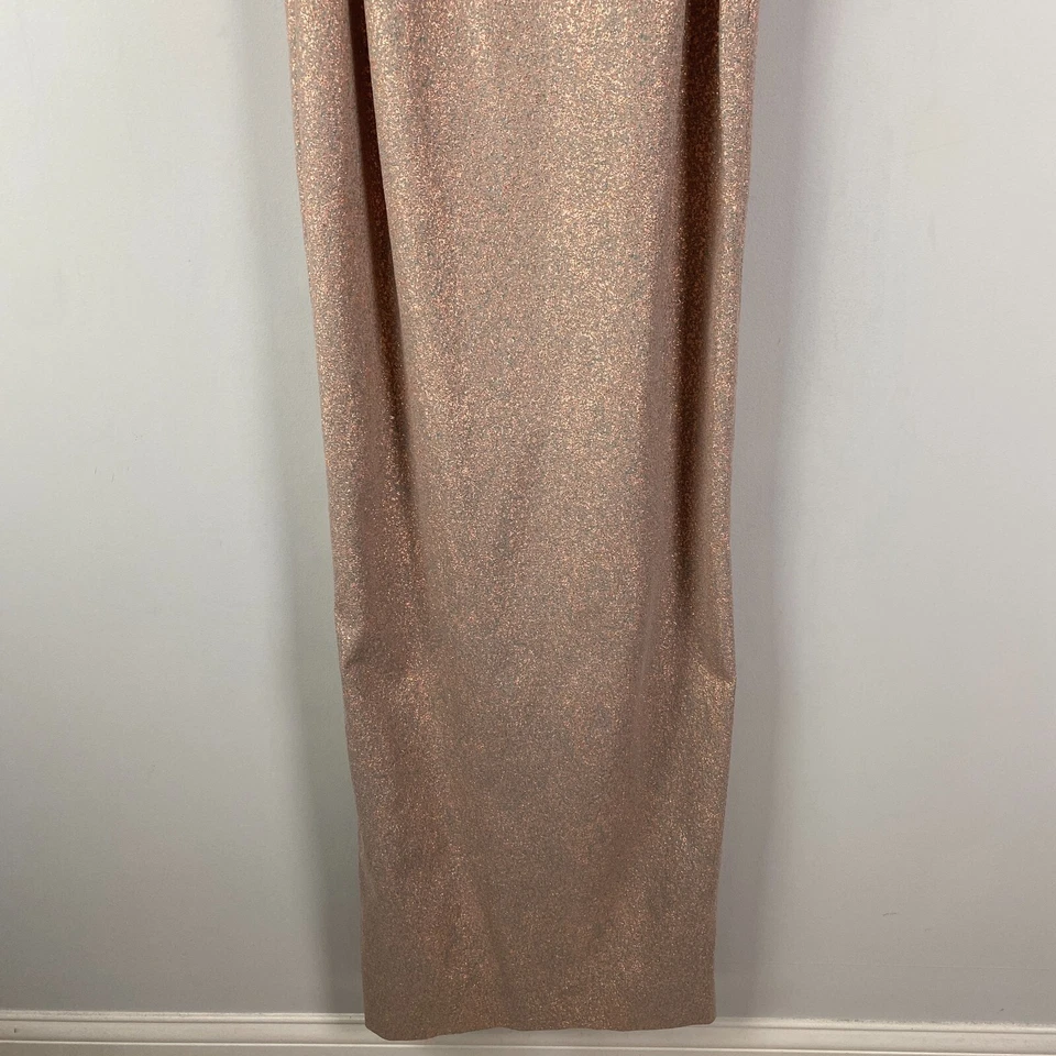 Vestido Teri Jon by Rickie Freeman Hombro Descubierto Talla 4 Oro Rosa Metálico Foto 3 de 4