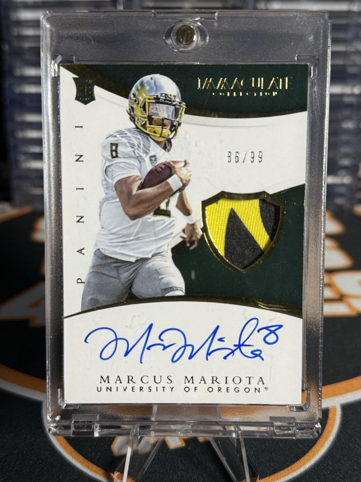 2015 Immaculate Multi-Sport Marcus Mariota Rookie RC Jersey Auto /99 #302 view 3
