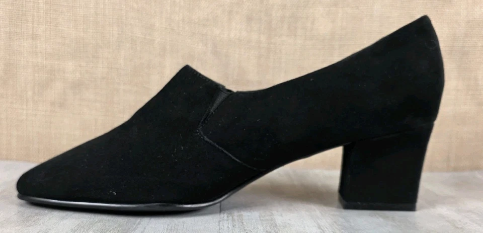 Sapato Feminino Karen Scott Riley Soft Step Preto Camurça Salto Cunha Bloco Tamanho 10M  - Imagem 2 de 4