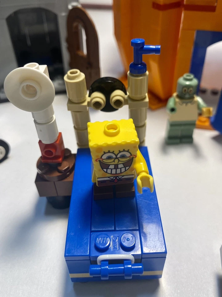 LEGO 3827 SpongeBob SquarePants Adventures in Bikini Bottom 99.9% Complete Read - Image 4 of 4