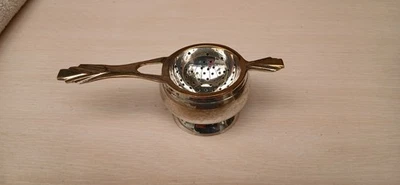 Joli passe-thé ancien en métal argenté mesurant 13,5 cm X 4 cm - Photo 1/4
