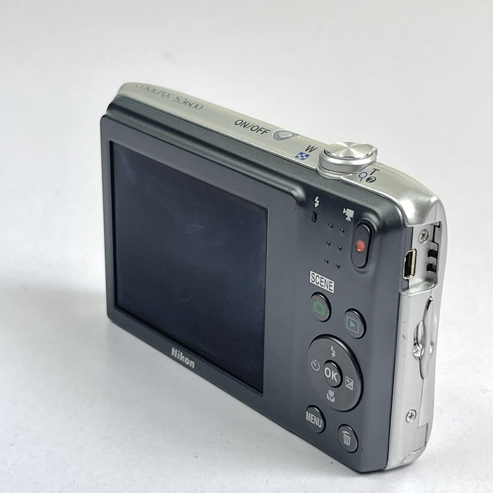 Nikon COOLPIX S3600 20.1MP Compact Digital Camera Silver No Battery