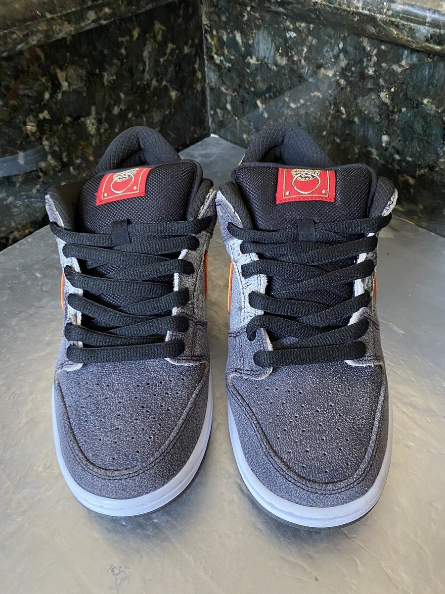 Nike Dunk Low Premium SB QS Beijing Metallic Gold 504750 077 Nike Dunk Low Premium SB QS Beijing Metallic Gold 504750 077