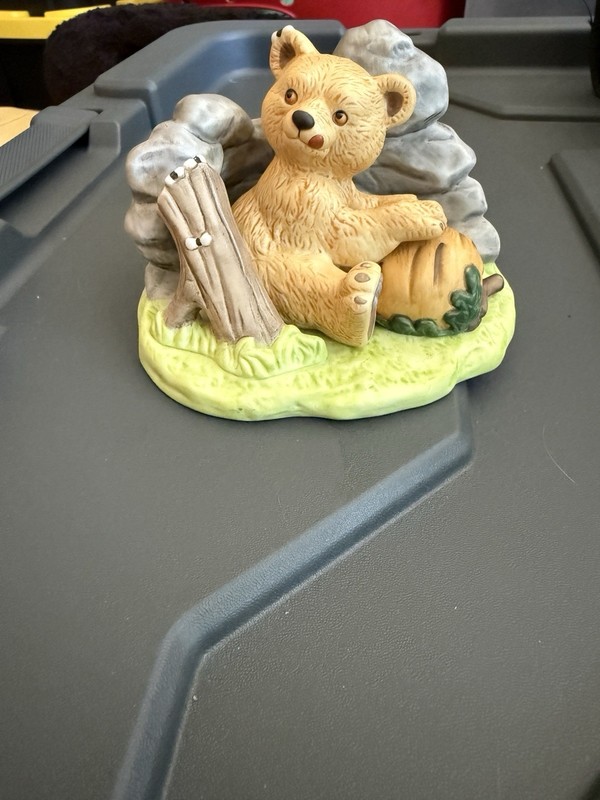 Vintage Franklin Porcelain Woodland Surprises Bear Porcelain Figurine 1984