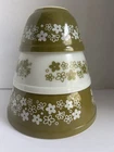Vintage Pyrex Spring Blossom Green Crazy Daisy Mixing Bowl Set Of 3