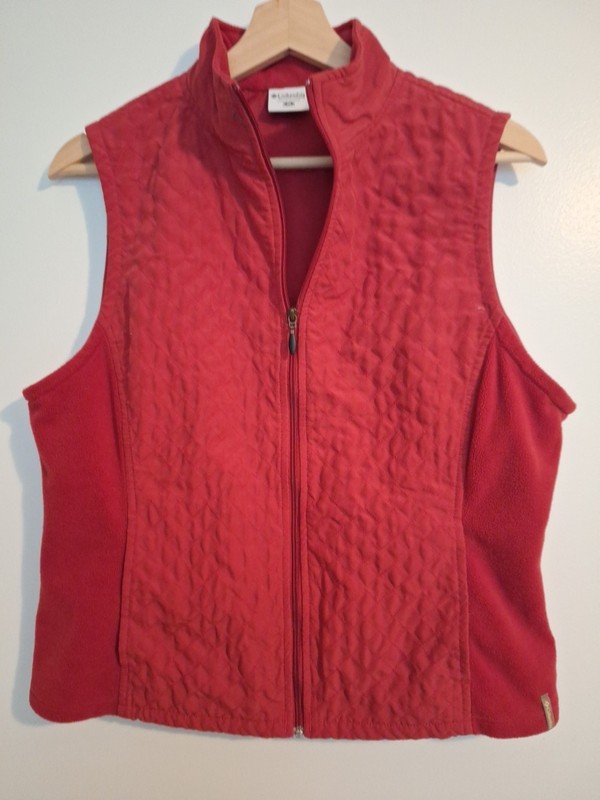 Columbia Sz Medium Red DIamond Quilted Full Zip Vest Polar Fleece Lightweight 