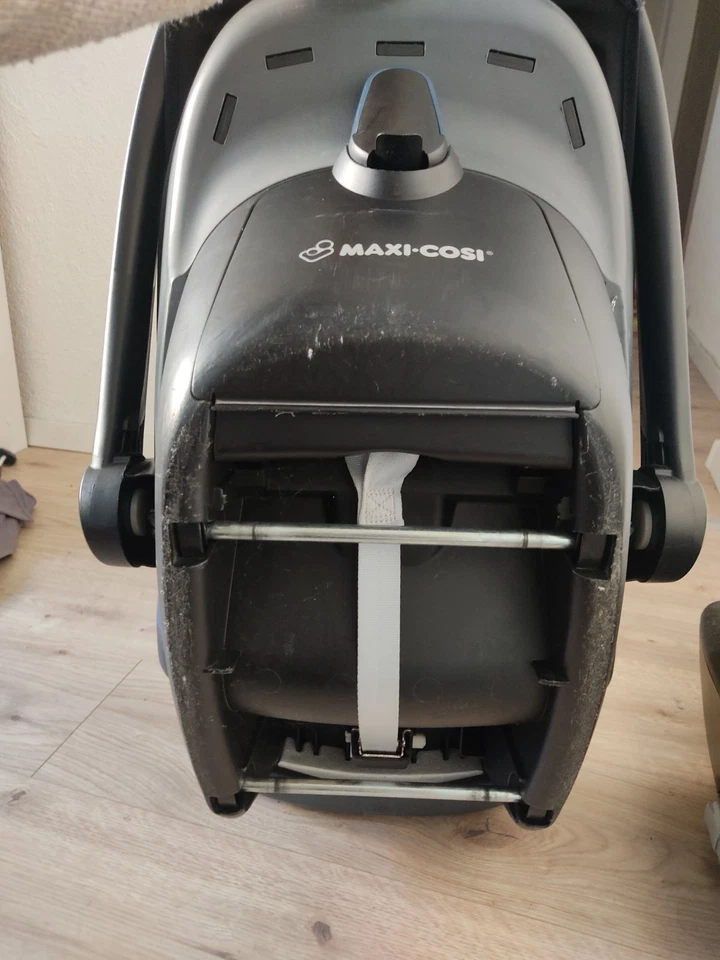 MaxiCosi Babyschale und Isofix-Station unfallfrei, 2wayfix und peppleplus, 2018  - Bild 3 von 4
