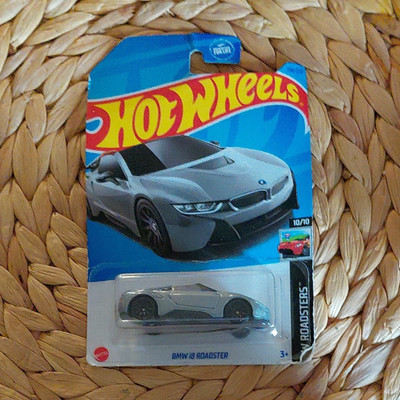 Hot Wheels BMW i8 Roadster Diecast Car Silver 1:64 Hot Wheels Roadsters 2018