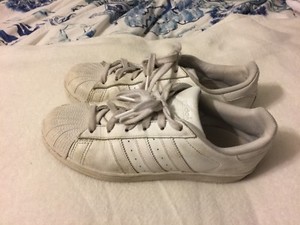 adidas classic white shoes