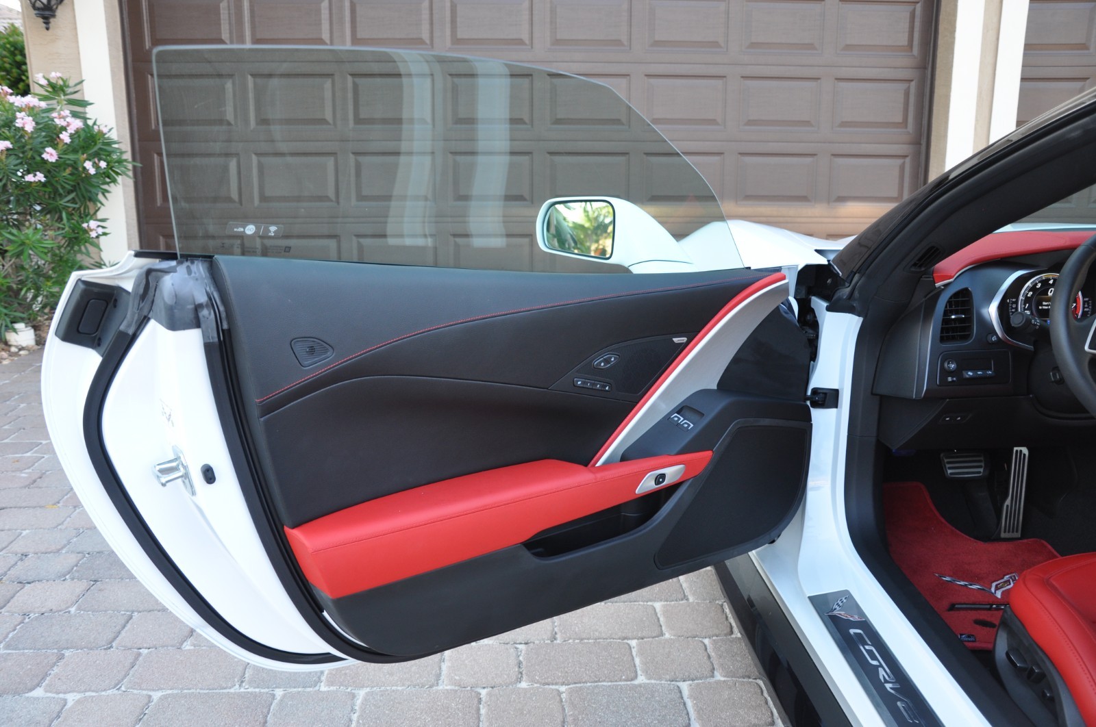 2019 White Chevrolet Corvette   | C7 Corvette Photo 7