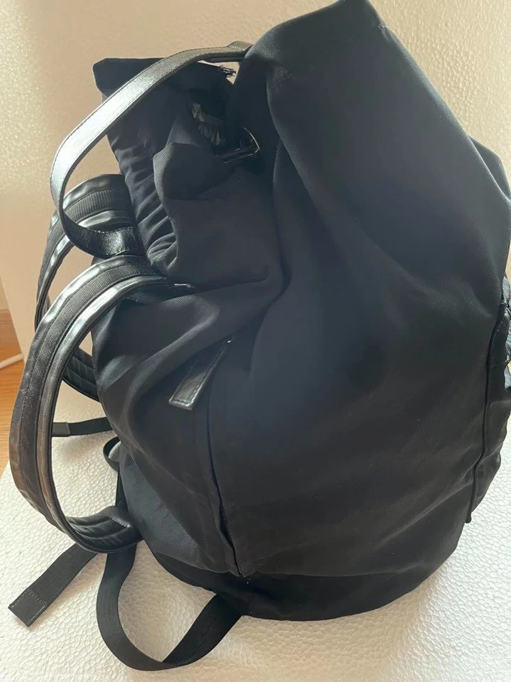 Mochila Gucci Nylon Cuero Negra Elegante Unisex Jackie Mochila con Cordón Foto 3 de 4