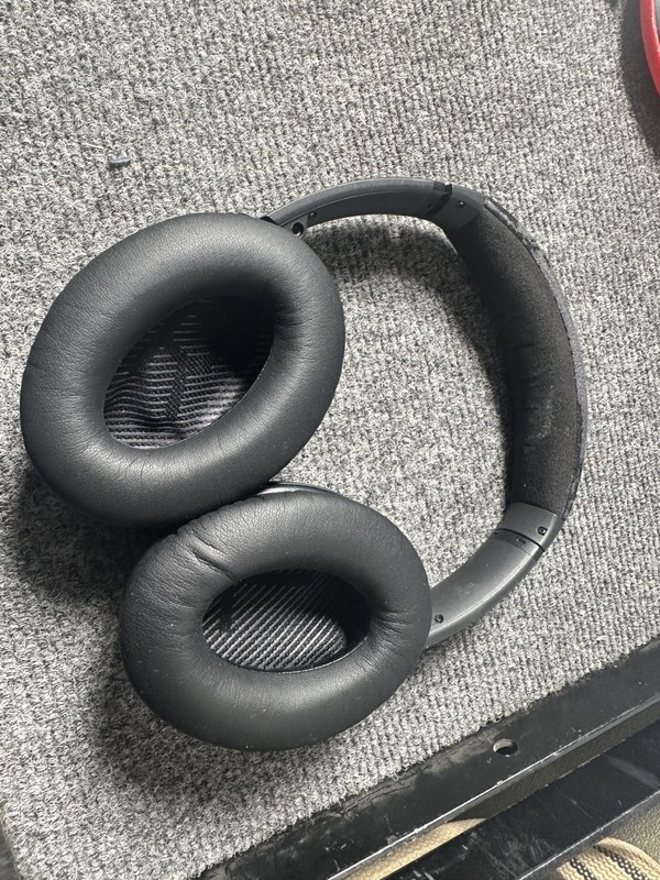 Bose QuietComfort 35 Series II QC35 Wireless Noise Cancelling Headphones - Black