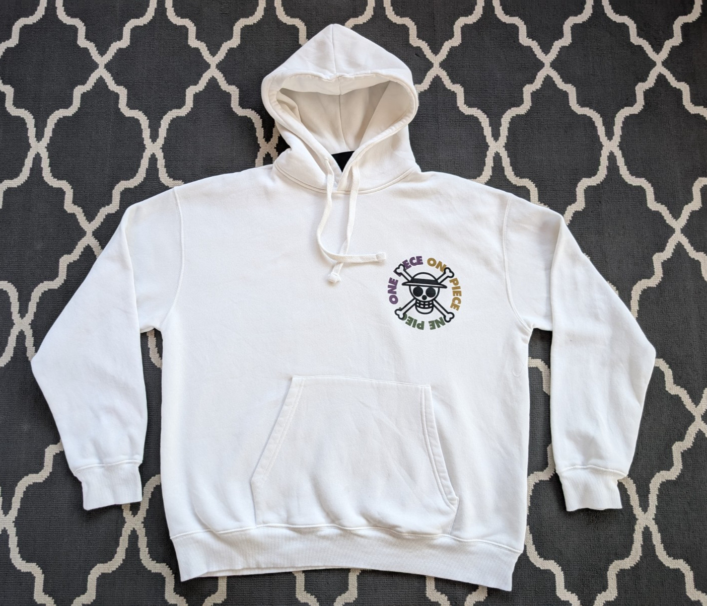 Sudadera con Capucha Pull & Bear One Piece Para Hombre Mediana Blanca Sombrero de Paja Crew Luffy Anime