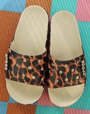CROCS Unisex Pantolette Sandalen Gr. M6W8 (EU 38- 39) gebraucht Leopardenmuster