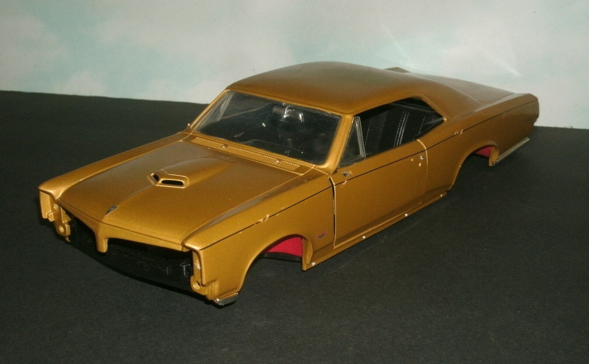 ワンオフカスタム 1/18 Ertl ポンティアック GTO ファニーカー ワンオフカスタム 1/18 Ertl ポンティアック GTO ファニーカー