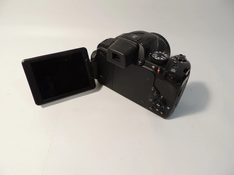 Nikon Coolpix P520 18.1MP 42X Zoom Digital Camera For Parts/Repair - Image 4 of 4