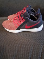 nike varsity complete trainer red