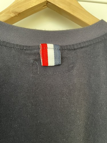 Mens THOM BROWNE Navy Blue Stripe Trim T Shirt Sz 2 - Picture 7 of 8