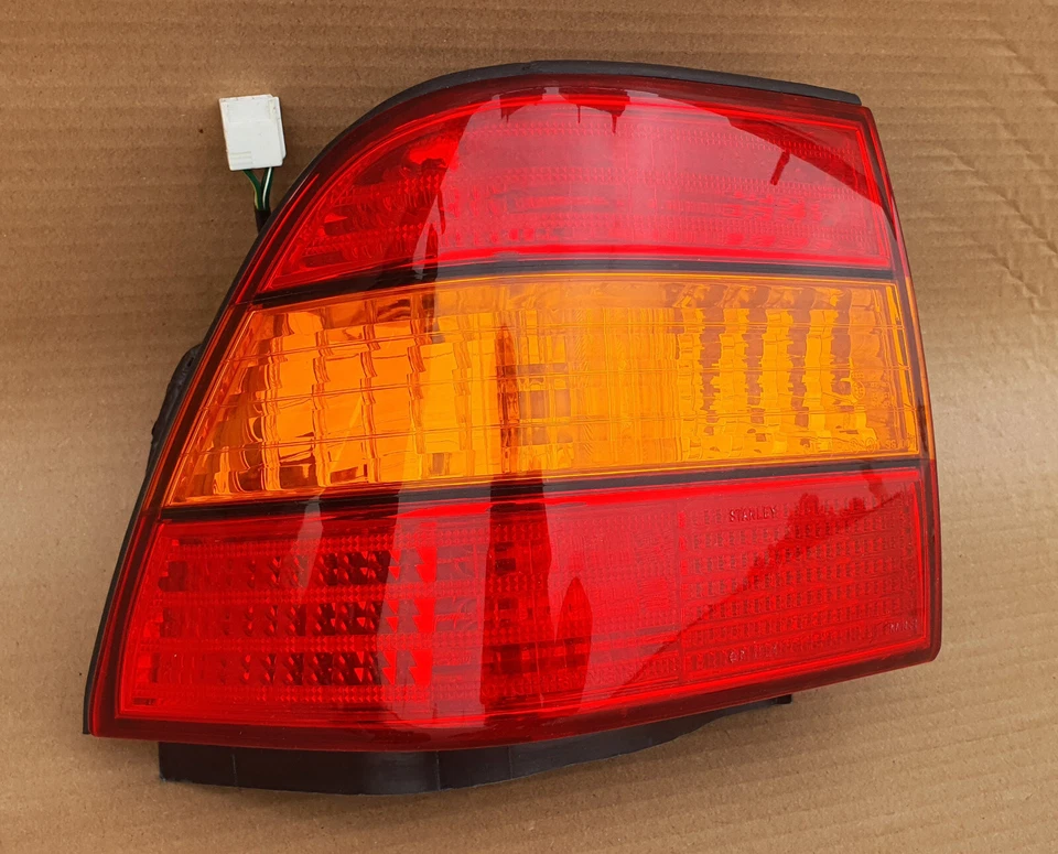 Luz trasera izquierda Lexus LS400 97 98 99 20 OEM JDM usada: Toyota Celsior Foto 2 de 4