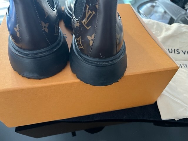 Authentic LV Bold Chelsea Men 7 Louis Vuitton Pre-Loved LV Bold Chelsea Boots for Men  main image 4