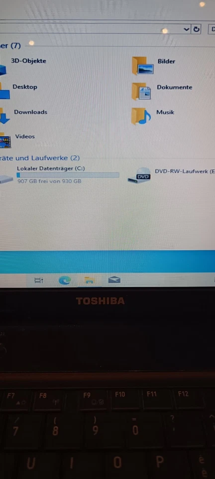 Toshiba Satellite C660-21E - 1TB HDD - Windows 10 - Notebook/ Laptop - Bild 4 von 4