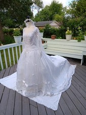 Mori Lee Women's Mon Cheri wedding dress beaded bodice with a Sweetheart Size 16