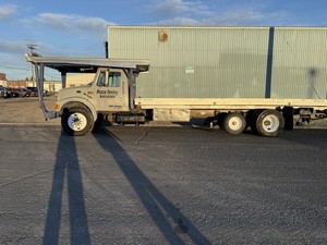 1997 International 4900 Dr 466 / 4 Car Hauler