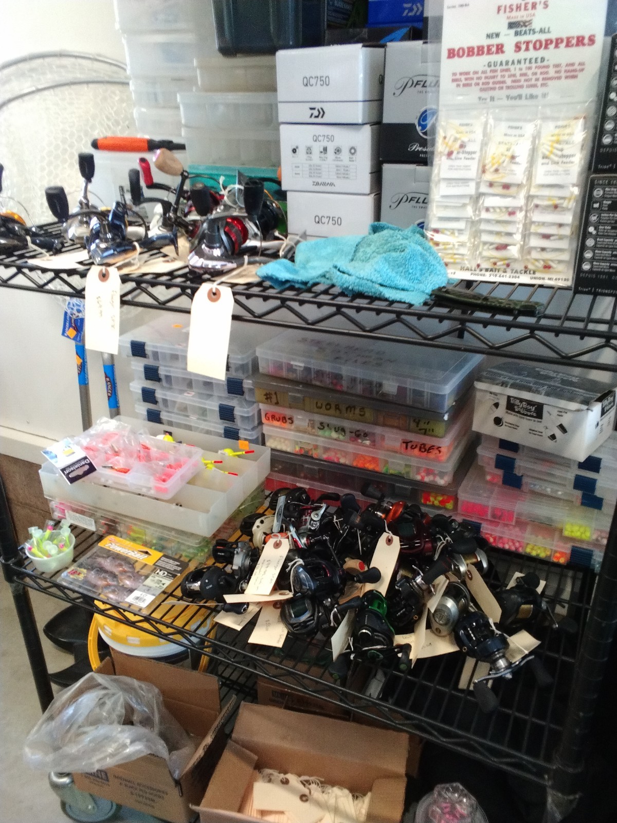 (surprise)fishing bundle!!!   RODS, LURES,REELS, ACCESSORIES ( 1 rod guaranteed)