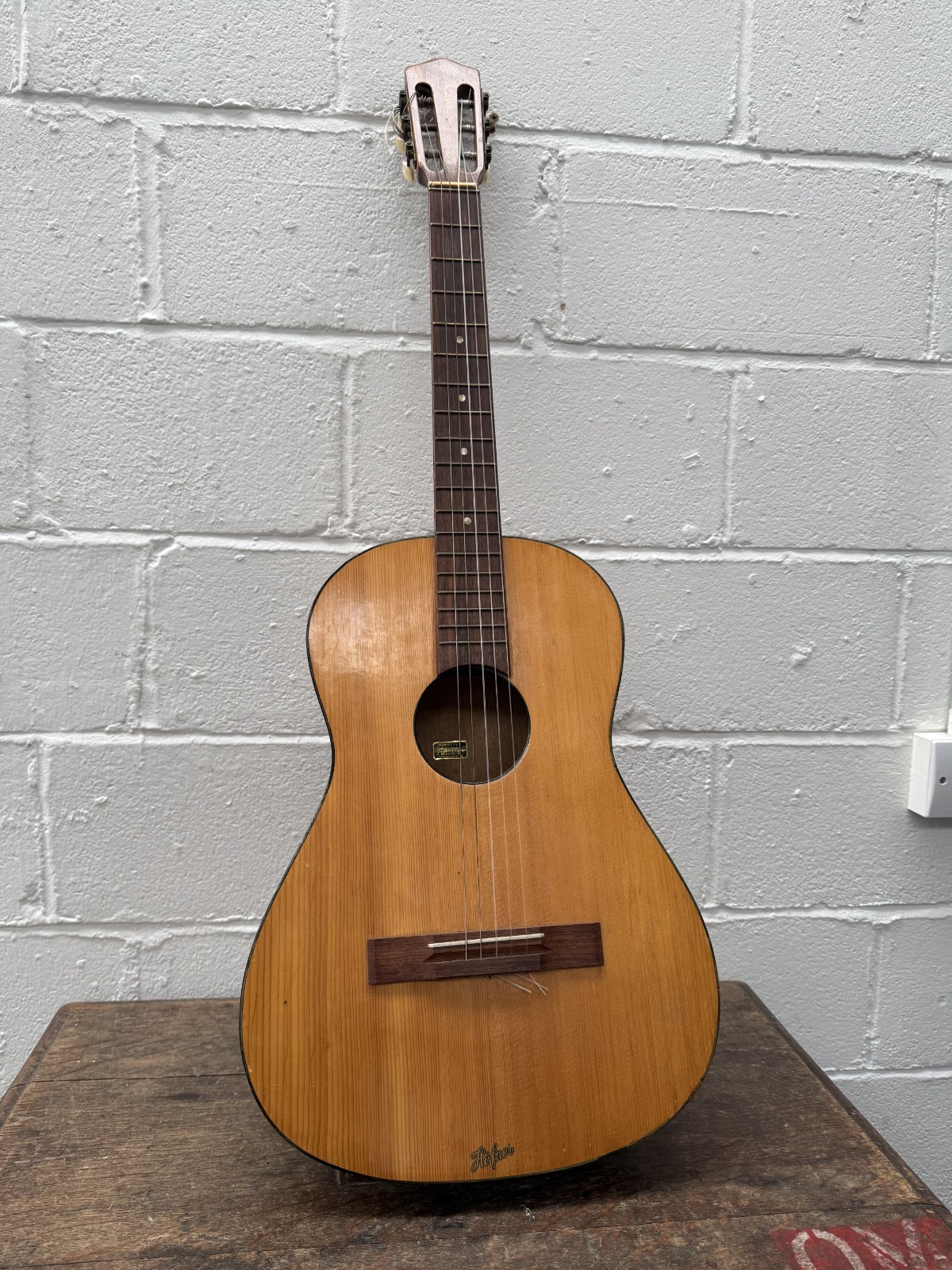 VINTAGE HOFNER PARLOR  /  ACOUSTIC GUITAR