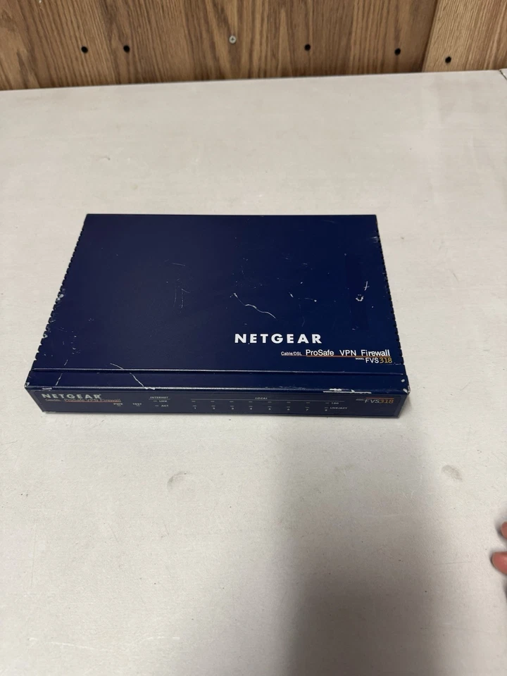 Firewall inalámbrico Gigabit 8 puertos NETGEAR VPN FVS318 ProSafe con fuente de alimentación Foto 3 de 3